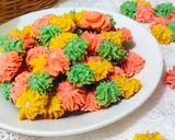 Foto langkah ke 8 dari resep Flower Butter Cookies.