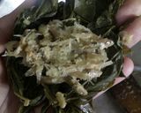 Foto langkah ke 4 dari resep Buntil daun singkong #berburucelemekemas #revolusi2019.