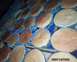 A picture of step 8 of Soft and Fluffy Cupcakes.
