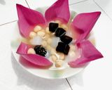 Hình bước làm 1 của món Chè hạt sen