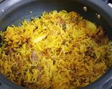 A picture of step 4 of Bataka Kaatri Handi Pulav.