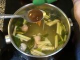 ต้มยำไข่เจียวหมูสับ ลองดูมั้ย แซ่บลืมแน่นอน