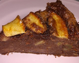 Foto del paso 12 de la receta: Tarta jugosa de cacao puro con plátanos, manzana y nueces