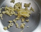 Sajttal töltött pulykamell krumplipürével és tejfölös salátával recept fázis 2 fotója