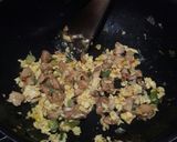 Foto langkah ke 2 dari resep Nasi Goreng Ayam.