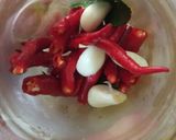 Foto langkah ke 2 dari resep Kacang Mede Karamel Pedas.