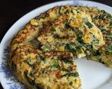 Foto del paso 4 de la receta: Tortilla de espinaca y choclo 🥬🌽
