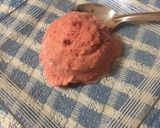 Foto del paso 3 de la receta: Helado de frutillas a la crema 🍓🍓