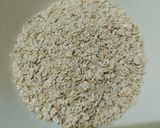 Foto langkah ke 1 dari resep Banana Trail Mix Oatmeal.