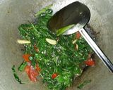 Foto langkah ke 3 dari resep Kangkung tumis.
