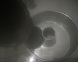 Foto langkah ke 5 dari resep Bolu Coklat Ekonomis Simple no mixer no oven no ribet.