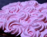 ரொமான்டிக் ரோஸ்மில்க் கேக் (Romantic rosemilk cake recipe in tamil) ரெசிபி ஸ்டேப் 13 புகைப்படம்