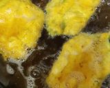A picture of step 6 of Palak pakoras.