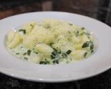 Foto del paso 7 de la receta: Ñoquis en crema liviana de verdeo