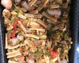 A picture of step 5 of Cheesy sausage & veg pasta.