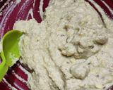A picture of step 4 of Moong dal pakoda.