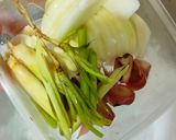 Gambar langkah 1 resipi Tomyum Ayam Lobak Putih.