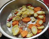 Foto langkah ke 2 dari resep Tumis Sawi Hijau Wortel Putren.