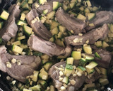 Foto del paso 3 de la receta: Costillas de Cerdo con Calabacitas