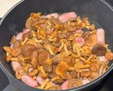 Foto del paso 3 de la receta: Salchichas con mix setas y salsita