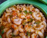 A picture of step 4 of Macroni with Red sauce.