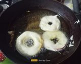A picture of step 4 of Apple Donut.