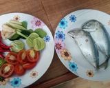 รูปขั้นตอนการทำที่ 1 ของ ต้มยำปลาทู ฉบับล้างตู้เย็น 😅🐟