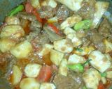 A picture of step 2 of Beaf Alu Arvi Ka Salan.