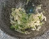 รูปขั้นตอนการทำที่ 1 ของ ต้มมะระผักกาดดอง (หมูสับวุ้นเส้น)