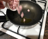 Foto del paso 3 de la receta: Tortilla francesa rellena de bacon y queso