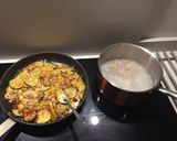 A picture of step 4 of Wholewheat pasta with sun- dried tomatoes, courgette and chorizo.