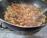 Foto del paso 3 de la receta: Garbanzos con pimientos y chistorra