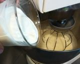 Foto del paso 4 de la receta Bizcocho de yogur y almendras