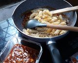 Foto langkah ke 5 dari resep Fusilli Saus Arabiatta dengan Nanas.