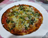 Foto del paso 3 de la receta: Pizza de espárragos trigueros con gambas y panceta ibérica
