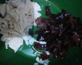 Foto langkah ke 3 dari resep 378. Sup Kimlo Kembang Tahu Simpel.