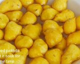 A picture of step 3 of Moong dal dahi vada.