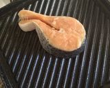 Foto del paso 3 de la receta: Salmón rosado a la plancha con verduras