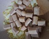 Foto langkah ke 2 dari resep Tumis Sosis Paprika.