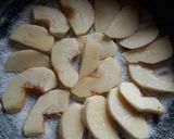 Foto del paso 3 de la receta: Torta invertida de manzana en sartén essen