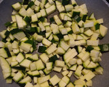 Foto del paso 1 de la receta: Calabacín salteado con queso feta
