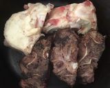 A picture of step 1 of California Farm Beef Bone Broth.