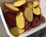 Une image de l'étape 2 de Pommes de terre roses grillées aux épices espagnoles.