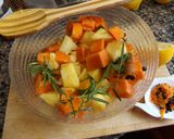 Foto del paso 3 de la receta Dulce de piña, papaya y manzana con hierbas frescas y especias