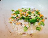 A picture of step 2 of Baked quinoa rissotto with mushroom sauce and assorted veggies.
