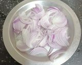 A picture of step 1 of French Onion Soup.
