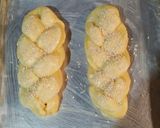 Foto langkah ke 5 dari resep Roti Kepang Empuk.