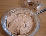 Foto del passaggio 9 della ricetta Semisfere con mousse al mascarpone e gelèe di fragole