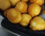A picture of step 7 of Dahi Bhalle Dahi Wada.