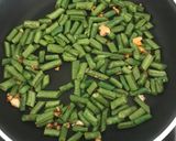 Foto langkah ke 2 dari resep Tumis kacang panjang telur asin.